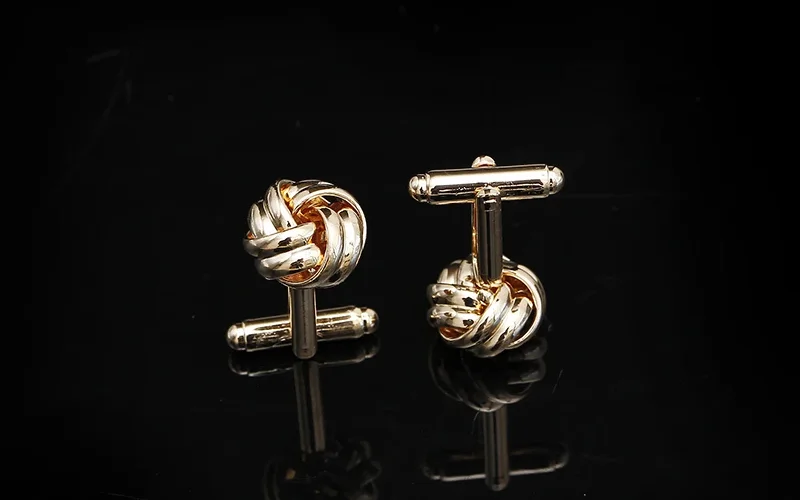 Knot mechanism action detail showing the precise twist-to-open structure and smooth operation